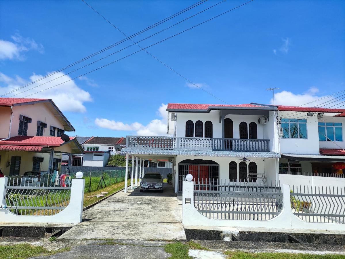 Grand Height Homestay 7A 10Pax 4Rooms Sibu Exterior photo